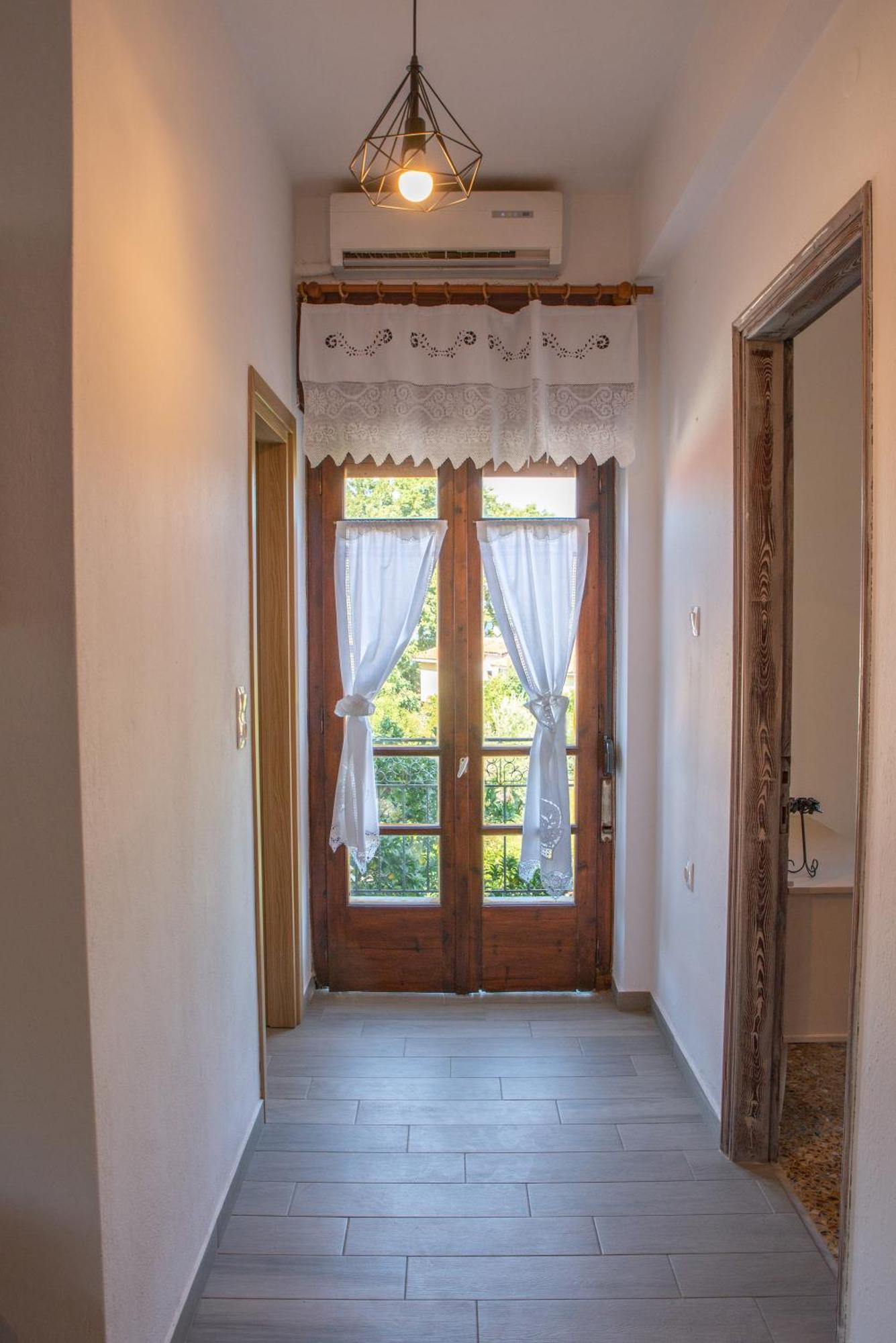 Naia House Apartment Chorefton