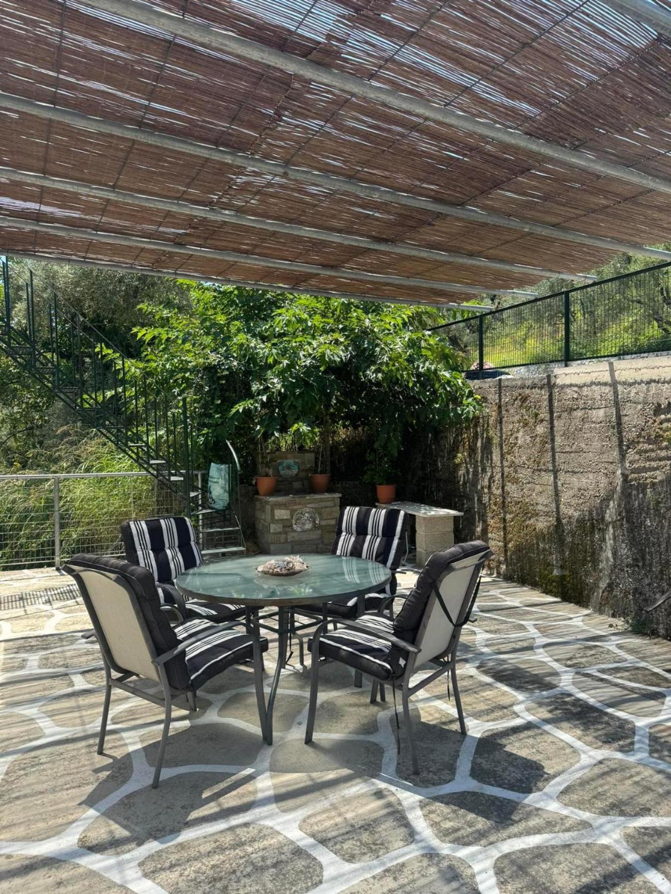 Apartment Naia House Chorefton